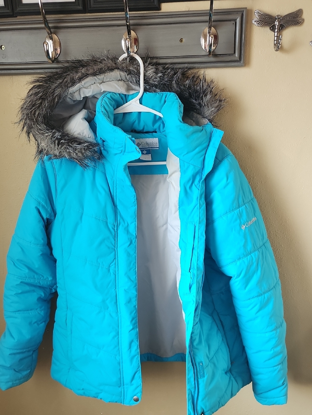 Columbia Bright Turquoise Woman's Hooded Puffer Jacket with Faux Fur Trim